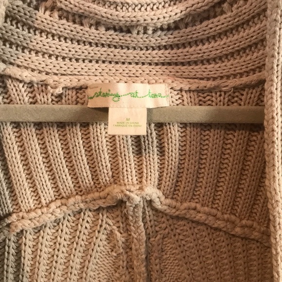 Urban Outfitters Sweater - Picture 2 of 3